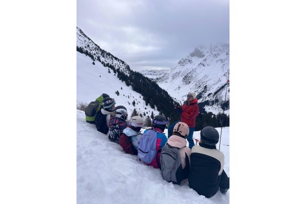 Esprit montagne : les élèves de quatrième à la découverte...